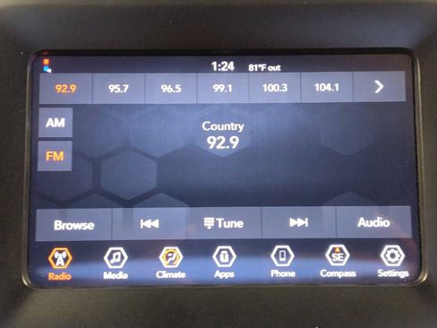 Used 2020 Jeep Cherokee Latitude FWD image 25