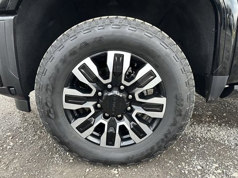 Used 2025 GMC Sierra 3500 Denali Ultimate image 12