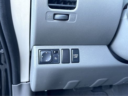 Used 2020 Nissan Frontier SV image 14