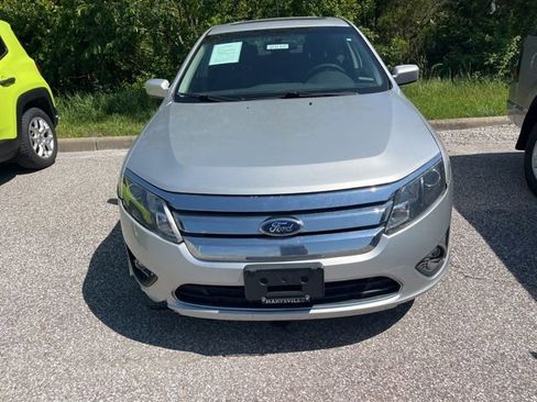 Used 2010 Ford Fusion SE FWD image 2