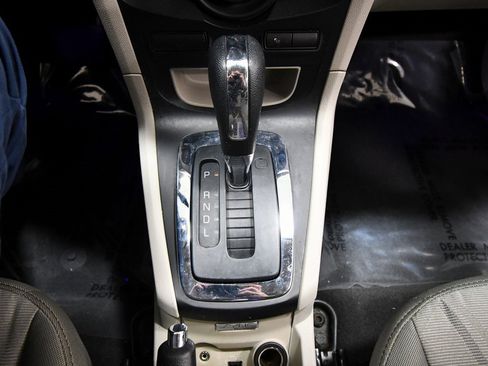 Used 2013 Ford Fiesta SE image 27