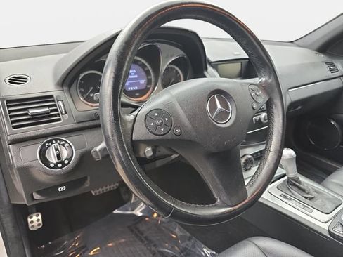 Used 2009 Mercedes-Benz C 300 Sedan image 17