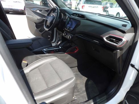 Used 2023 Chevrolet TrailBlazer RS w/ Sun and Liftgate Package image 13