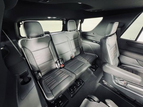 Used 2025 GMC Yukon AT4 Ultimate image 13