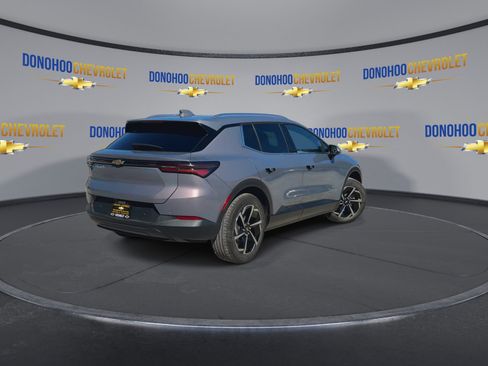 New 2026 Chevrolet Equinox EV LT image 11