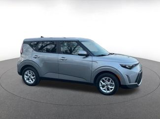 Used 2025 Kia Soul LX w/ LX Technology Package video 2