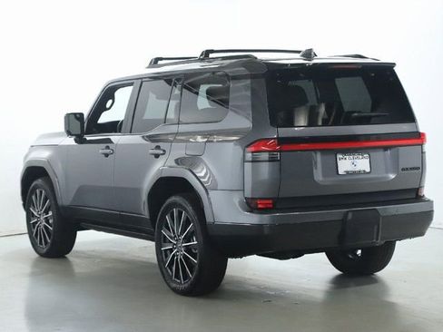 Used 2025 Lexus GX 550 w/ Accessory Package (2T) AWD/4WD image 46
