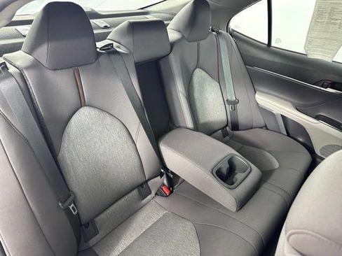 Used 2020 Toyota Camry LE FWD image 28
