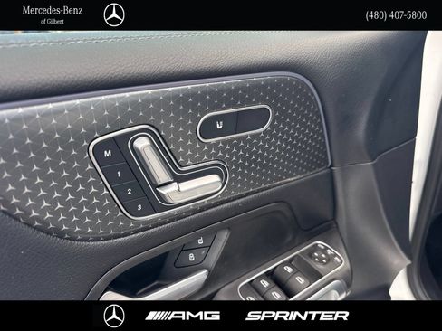 Used 2024 Mercedes-Benz GLB 250 image 14