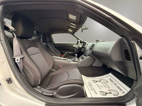 Used 2012 Nissan 370Z Coupe RWD image 17