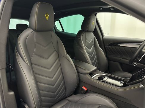 Used 2023 Maserati Grecale Modena AWD/4WD image 19