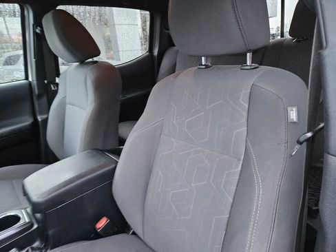 Used 2018 Toyota Tacoma SR5 image 12