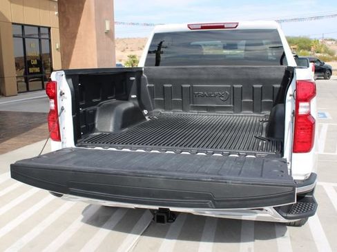 Used 2025 Chevrolet Silverado 1500 LT w/ LPO, Dark Essentials Package AWD/4WD image 9