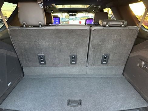 Used 2025 Cadillac Escalade Premium Luxury image 25