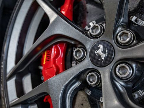 Used 2019 Ferrari 812 Superfast image 39