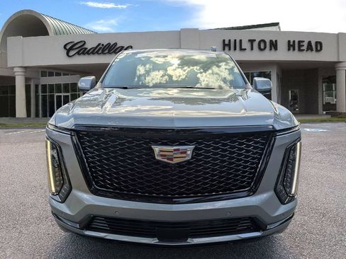 Certified 2025 Cadillac Escalade Sport Platinum w/ LPO, Floor Liner Package AWD/4WD image 9