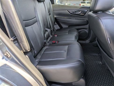 Used 2019 Nissan Rogue SL w/ Premium Package image 32