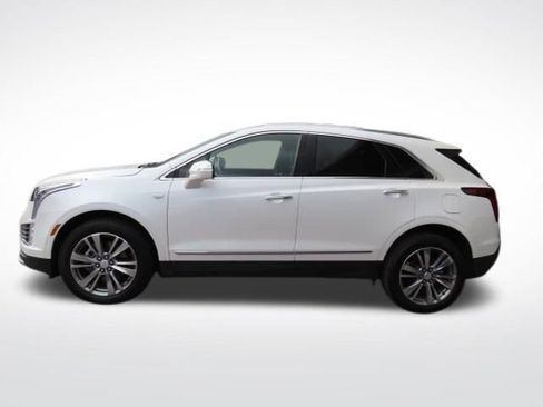 Certified 2025 Cadillac XT5 Premium Luxury image 2