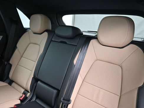 Certified 2026 Porsche Cayenne AWD/4WD image 6