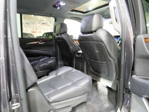 Used 2017 Cadillac Escalade ESV Premium Luxury image 25
