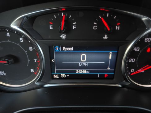 Used 2023 GMC Acadia SLE w/ Driver Convenience Package image 24