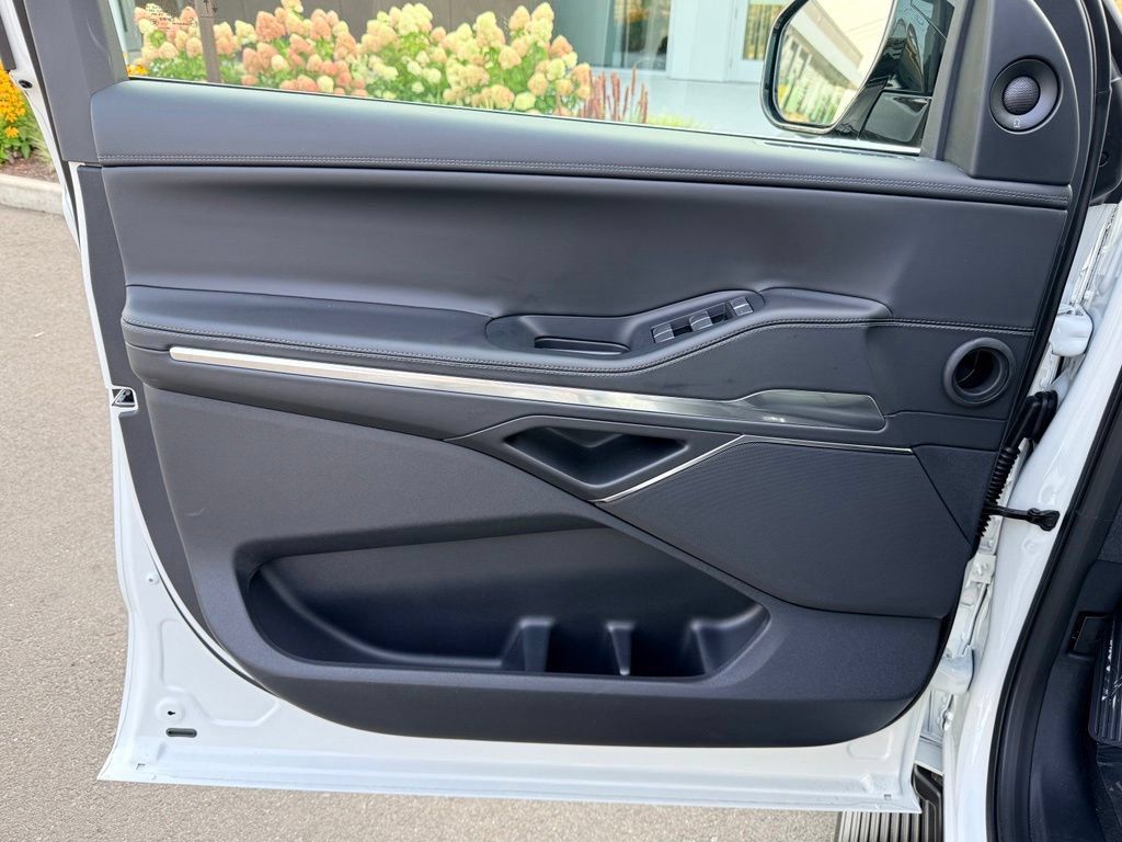 New 2027 Lincoln Navigator Premiere AWD/4WD image 30