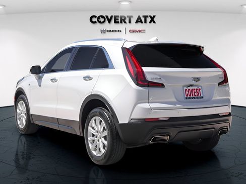 Used 2023 Cadillac XT4 Luxury w/ Cold Weather Package FWD image 4