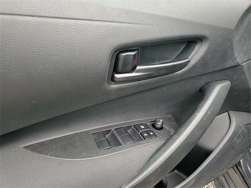 Certified 2025 Toyota Corolla LE image 10