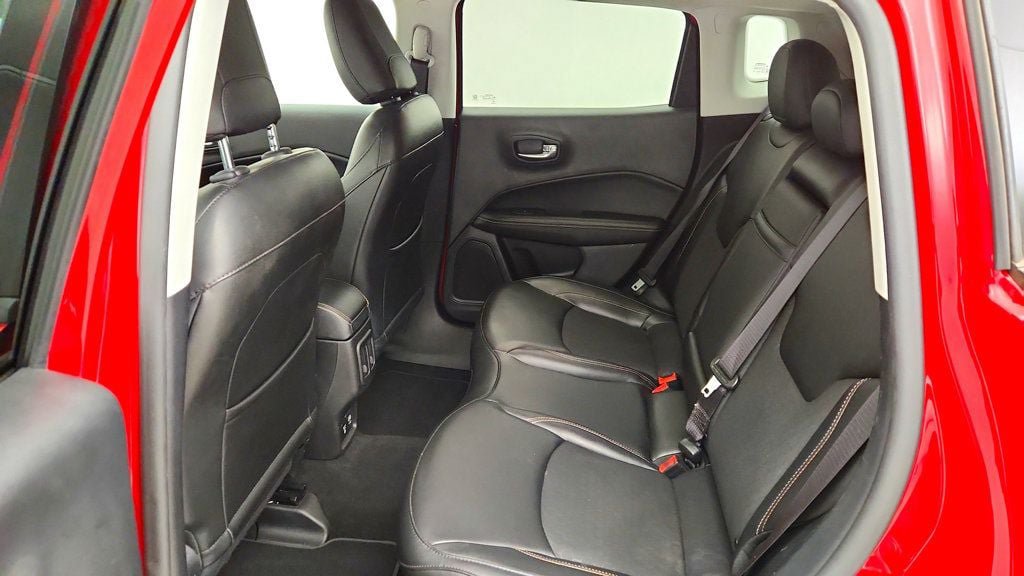 Used 2019 Jeep Compass Latitude FWD image 20