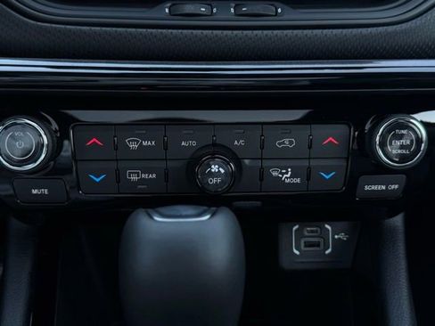 New 2026 Jeep Compass Latitude w/ Sun and Sound Group image 33