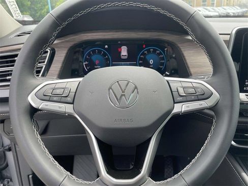 Used 2025 Volkswagen Atlas SEL AWD/4WD image 20