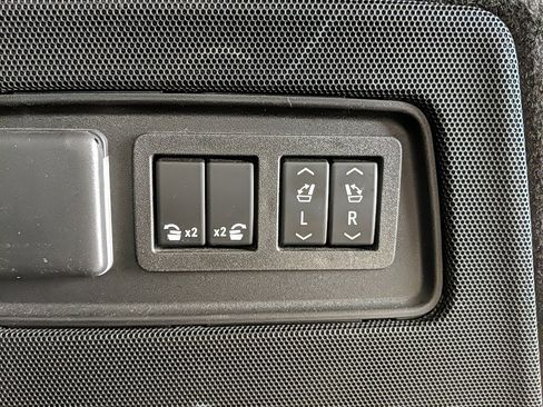 Used 2023 Cadillac Escalade ESV Sport w/ Touring Package image 11