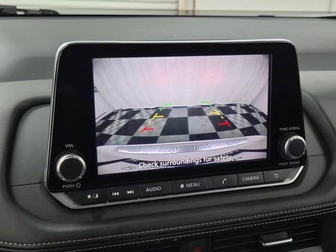 Used 2024 Nissan Rogue SV image 29