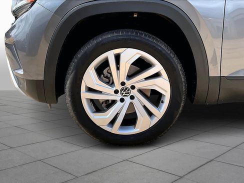 Used 2023 Volkswagen Atlas SE w/ Panoramic Sunroof Package image 11