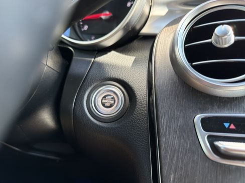 Used 2022 Mercedes-Benz GLC 300 4MATIC image 19