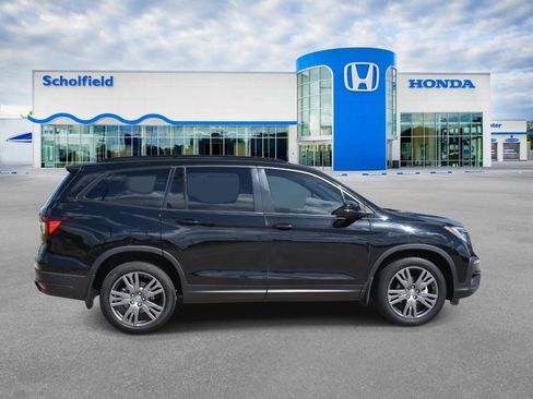 Used 2022 Honda Pilot Sport image 2