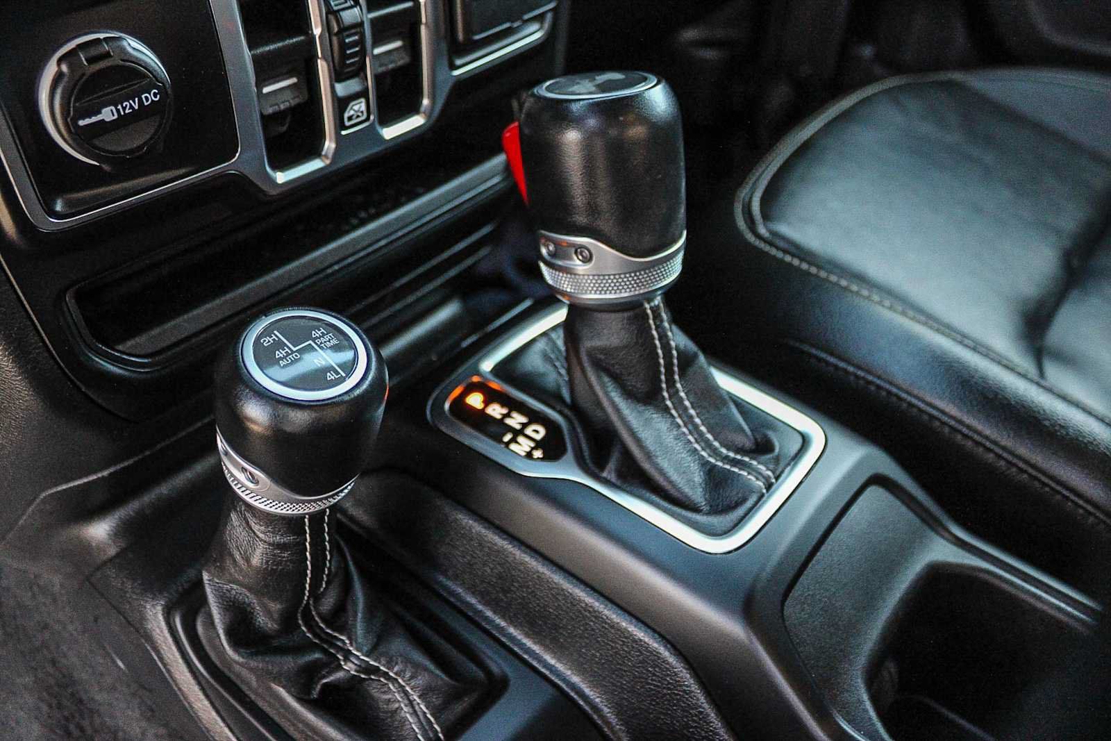 Used 2023 Jeep Wrangler Unlimited Sahara w/ Cold Weather Group AWD/4WD image 19