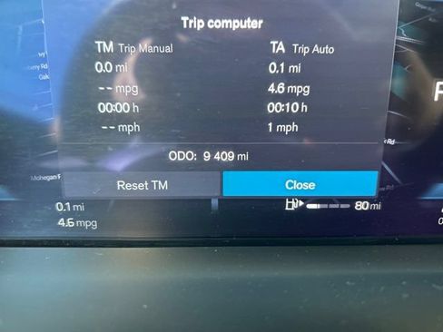 Certified 2025 Volvo XC60 B5 Plus AWD/4WD image 23
