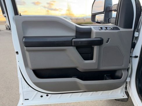 Used 2017 Ford F550 4x4 Crew Cab Super Duty image 27