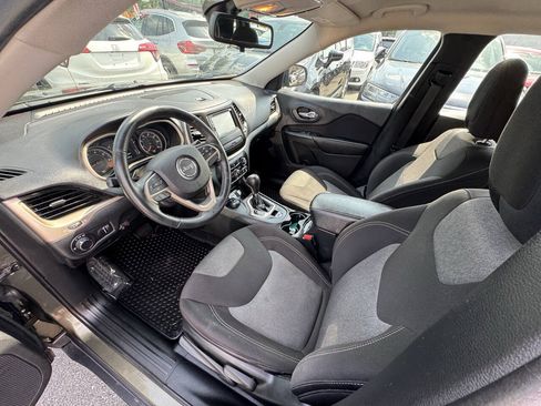 Used 2015 Jeep Cherokee Sport w/ Cold Weather Group AWD/4WD image 28