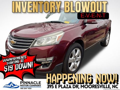 Used 2016 Chevrolet Traverse LT w/ Style and Technology Package image 3