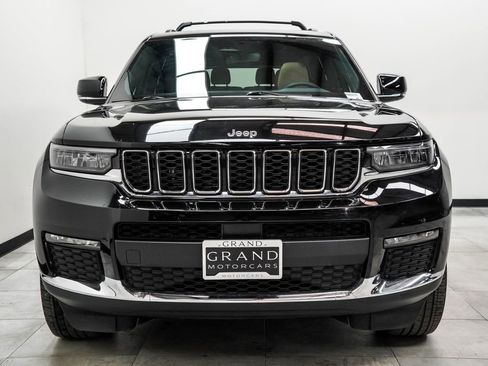Used 2023 Jeep Grand Cherokee L Limited AWD/4WD image 6