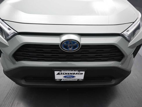 Used 2022 Toyota RAV4 XLE w/ XLE Grade Weather Package AWD/4WD image 19