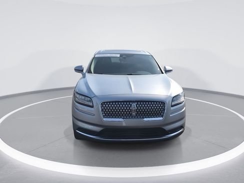 Used 2023 Lincoln Nautilus Reserve AWD/4WD image 3