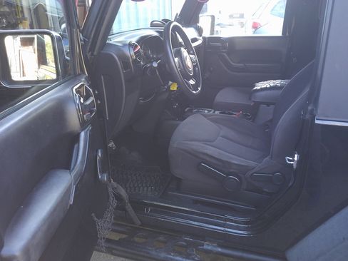 Used 2013 Jeep Wrangler Sport AWD/4WD image 12