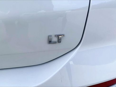 Used 2023 Chevrolet Equinox LT FWD image 8