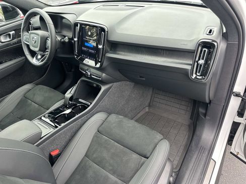 Certified 2024 Volvo XC40 Recharge Ultimate w/ Protection Package Premier image 26