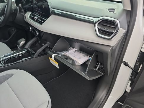 New 2026 Chevrolet TrailBlazer LT w/ Convenience Package FWD image 16
