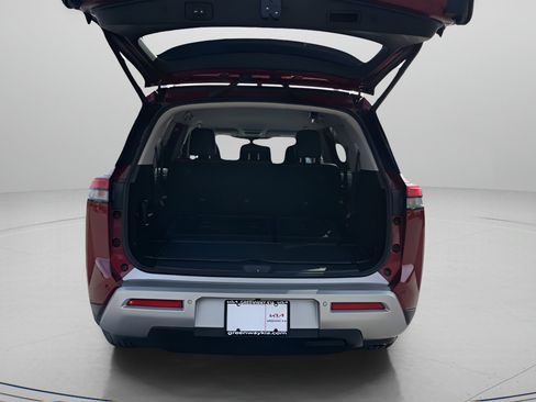 Used 2022 Nissan Pathfinder SL w/ SL Black Package image 12