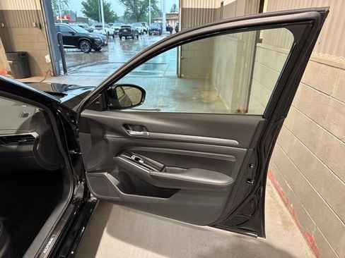 Certified 2023 Nissan Altima 2.5 SL AWD/4WD image 16